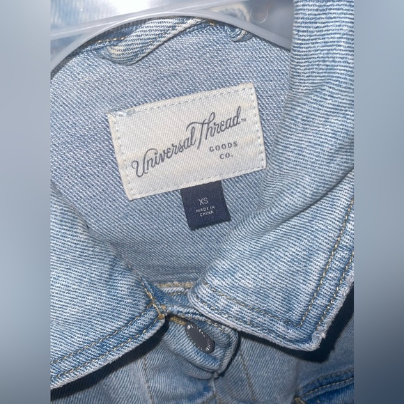 Universal thread Jean jacket - Picture 2 of 2